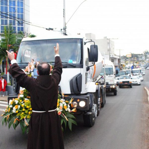 Procissões homenageiam padroeiro