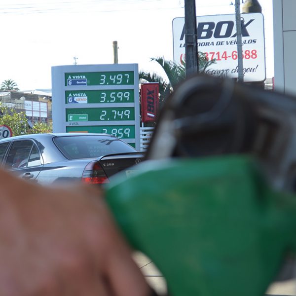 Preço da gasolina sobe até R$ 0,41 com nova alíquota de tributos