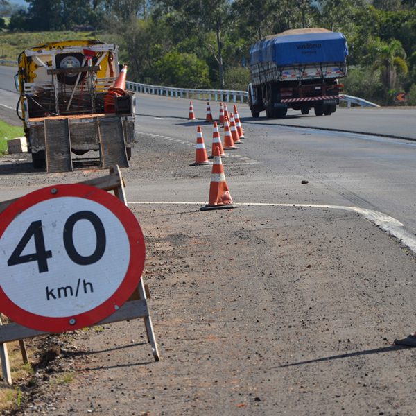 Dnit estreita pista durante obras na BR