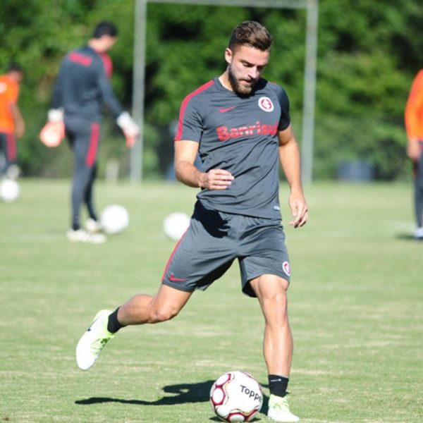 Treino indica Cláudio Winck como titular