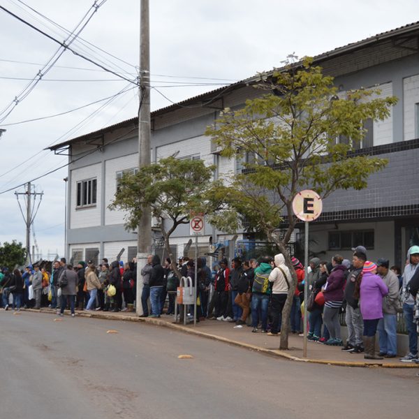 Trabalhadores da BRF entram em greve