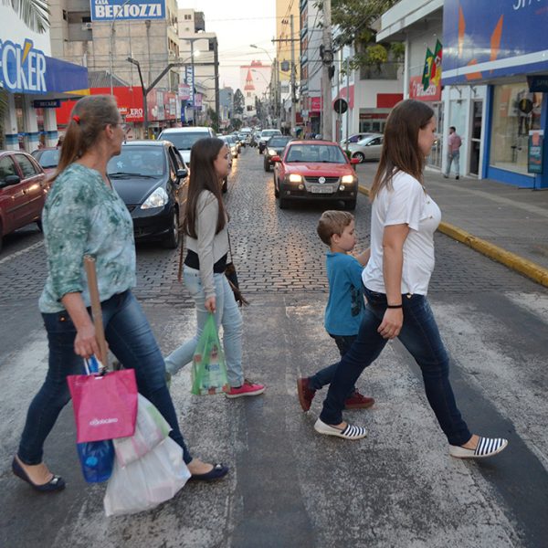 Gentileza no trânsito: como ela melhora a rotina de motoristas e pedestres