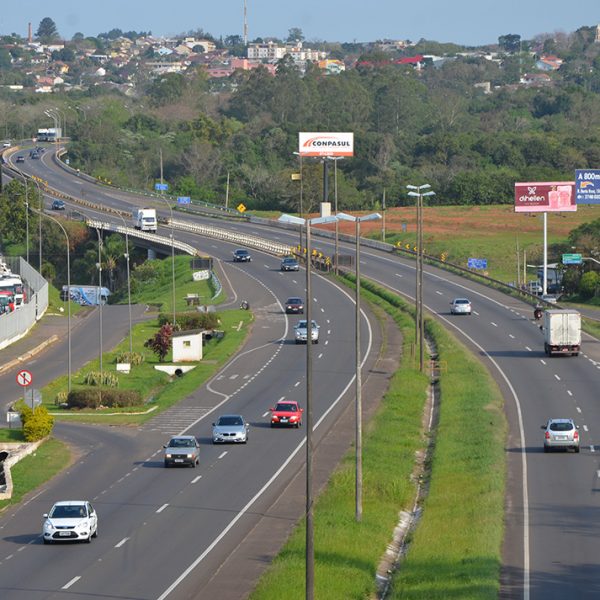 CCR ViaSul pede atenção redobrada aos motoristas