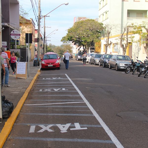 Taxistas sob fiscalização constante