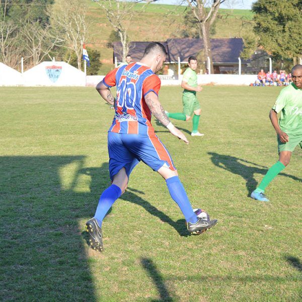 Duelos pela ponta marcam a rodada