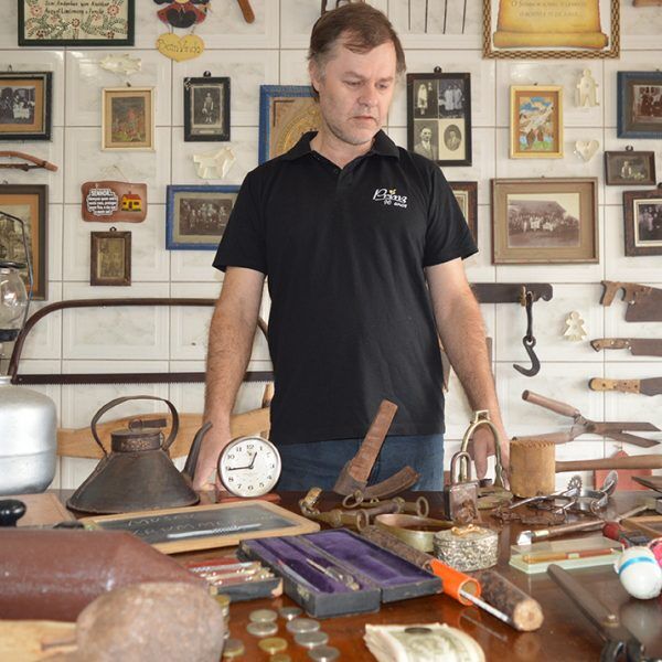Historiador amador quer montar um museu