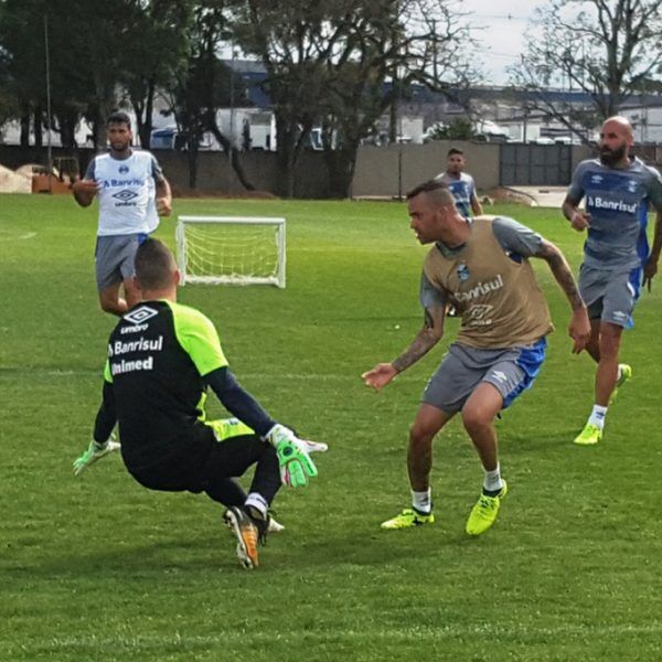 Luan enfrenta o Corinthians