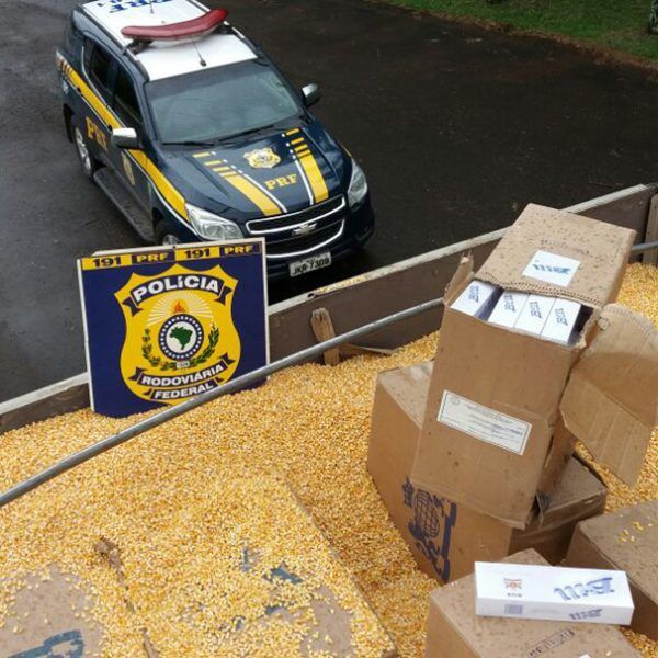 PRF apreende 300 mil maços de cigarros