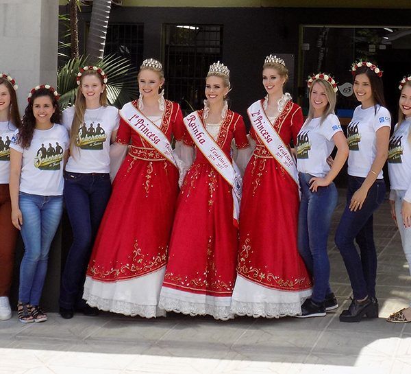 Município coroa hoje a nova corte