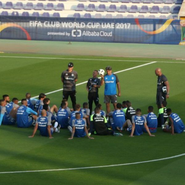 Time faz primeiro treino para o Mundial