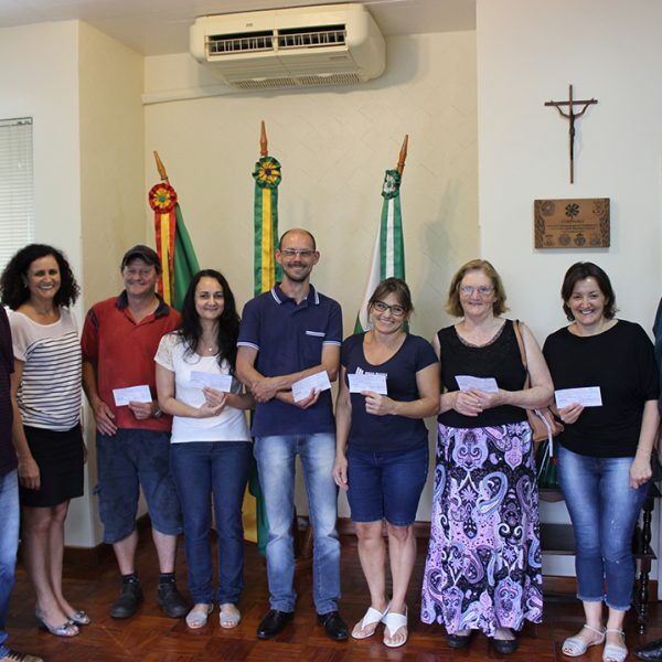 Governo paga 13º salário do funcionalismo