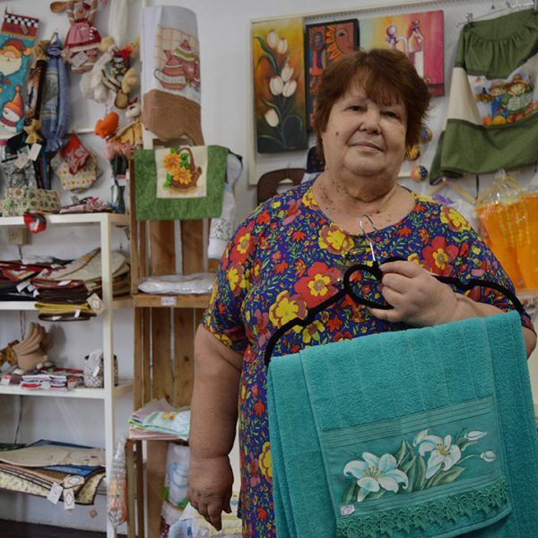 “O artesanato faz eu me sentir viva”