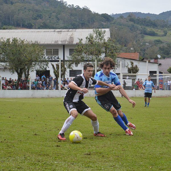 Quinze cidades organizam campeonatos municipais