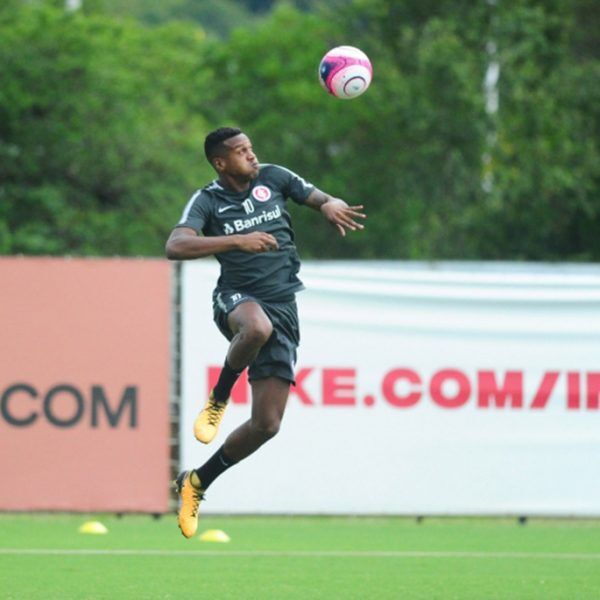 Titulares de volta contra o Caxias