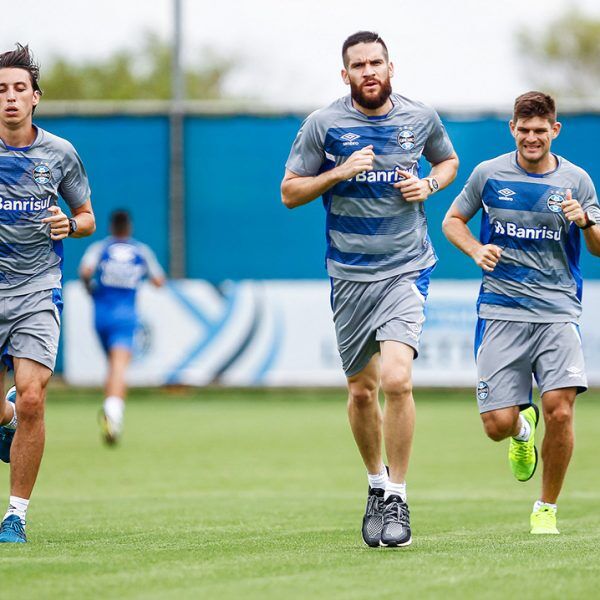 Titulares preparados para o primeiro jogo