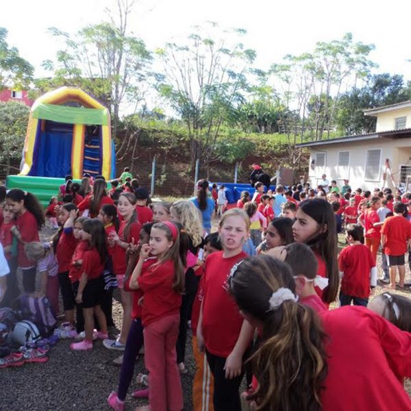 Prefeito questiona na Justiça processo eleitoral nas escolas