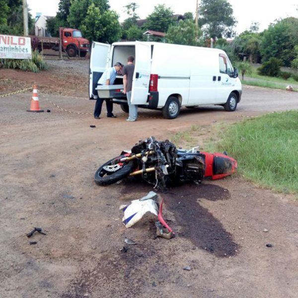 Amigos e familiares vão às ruas cobrar punição a motorista