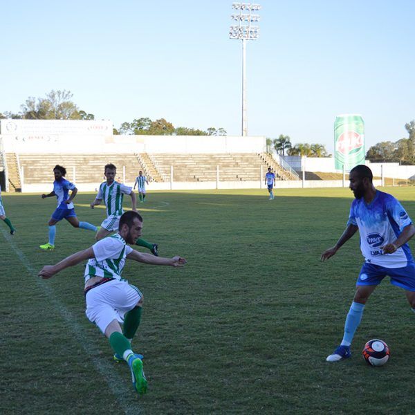 Lajeadense encara o Santa Cruz nos Plátanos