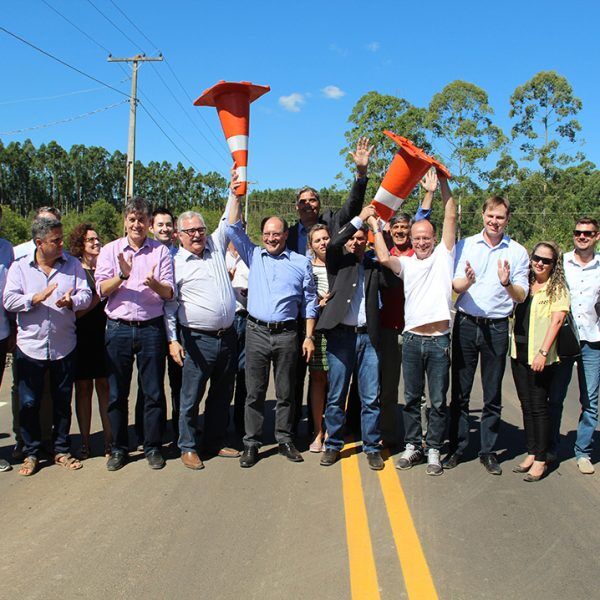 Ato político marca inauguração