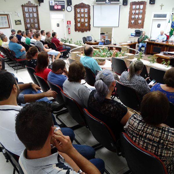 Vereadores e Avat elaboram apoio aos produtores