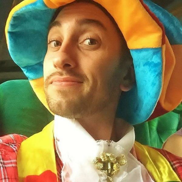 “Artista é quem sente além do toque”
