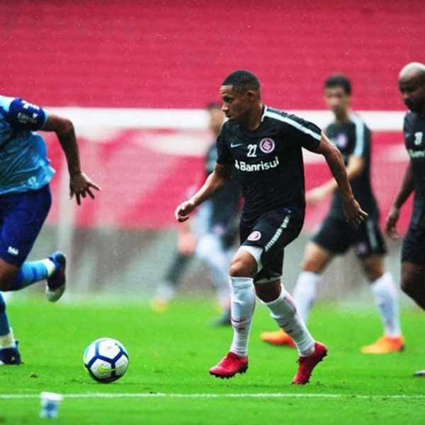 Time disputa jogo- treino com o São José