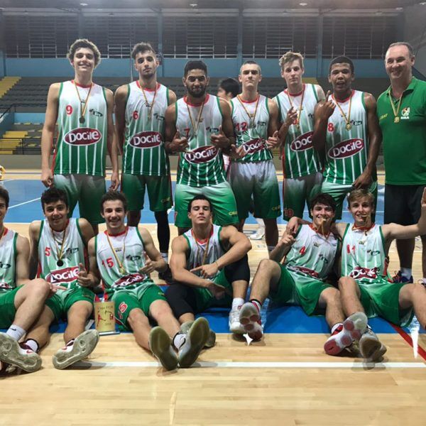 Ceat/Bira é campeão invicto