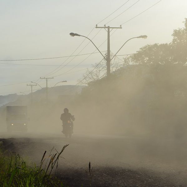 Falta de material atrasa obras em rodovias do Vale