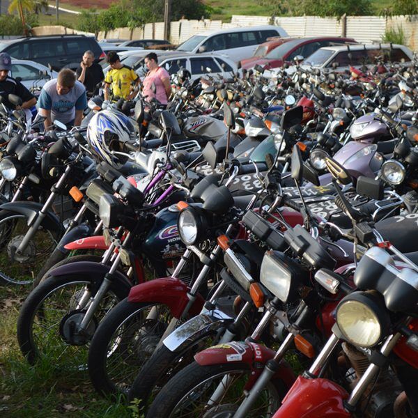 Detran leiloa mais de cem veículos em Lajeado