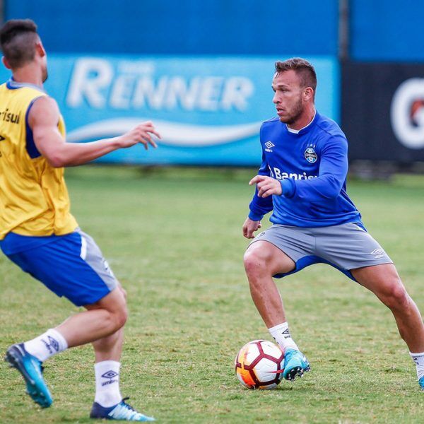 Arthur pode retornar contra o Bahia