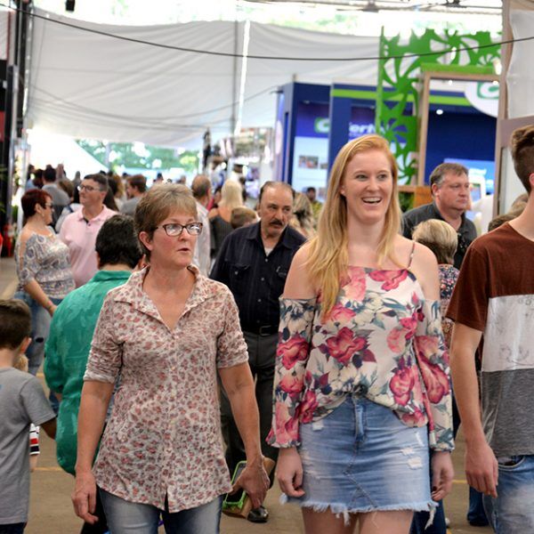 Paralisação diminui público da Festa de Maio