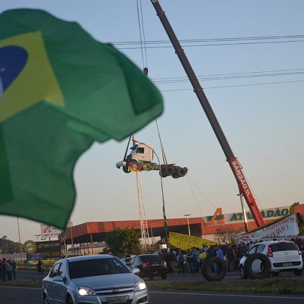 Tensão aumenta e Temer decreta intervenção