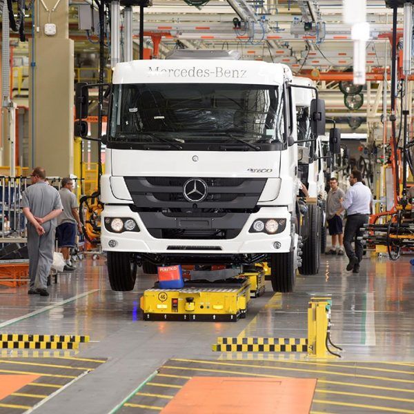 Produção de carros mantém alta em abril
