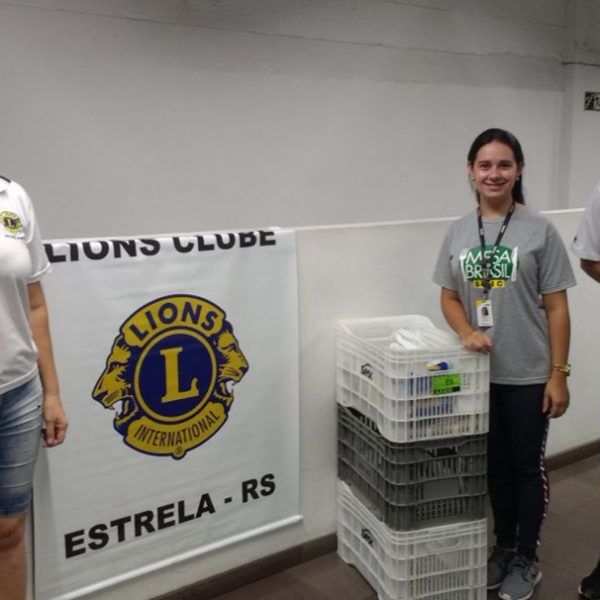 Lions Clube e Mesa Brasil coletam alimentos