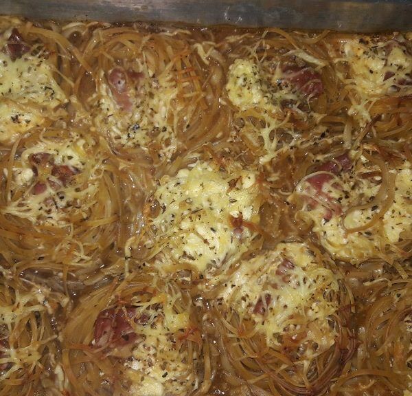 Macarrão ninho ao forno da Ana