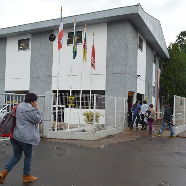 Indústrias retomam a produção