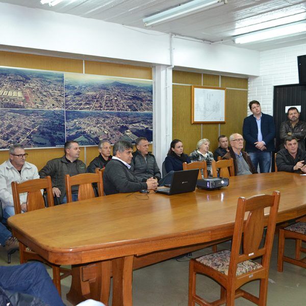 Empresários aceitam reestruturação de rua
