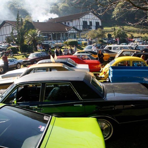Lagoa da Harmonia recebe o 5º Encontro de Carros Antigos