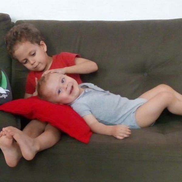 Menino procura por um doador de medula