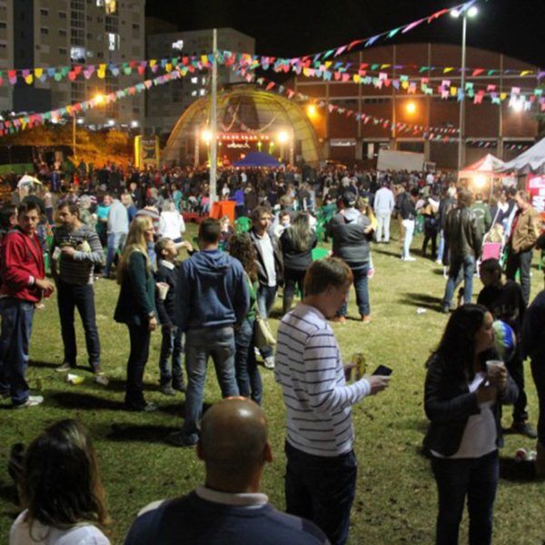 Quadrilha e música boa embalam festa de São João
