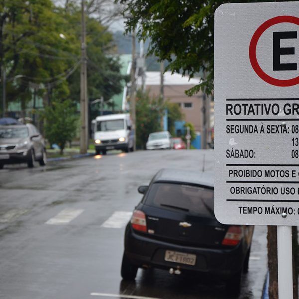 Nenhuma multa no 1º dia do novo rotativo no centro
