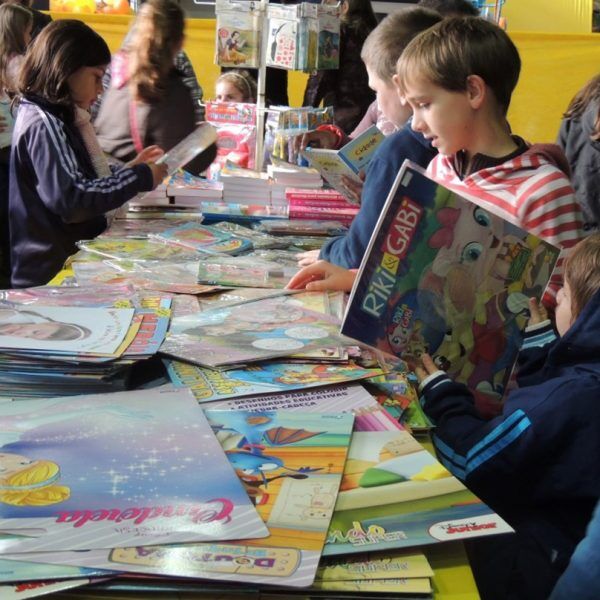 Feira do Livro aborda valor do amor