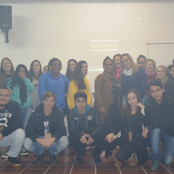 Gincana desafia alunos e integra gerações