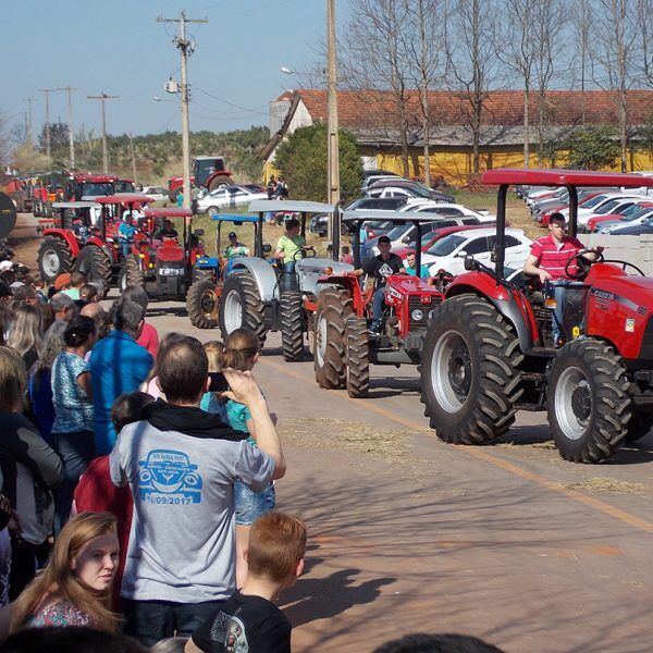 Festas marcam o Dia do Colono e Motorista na região