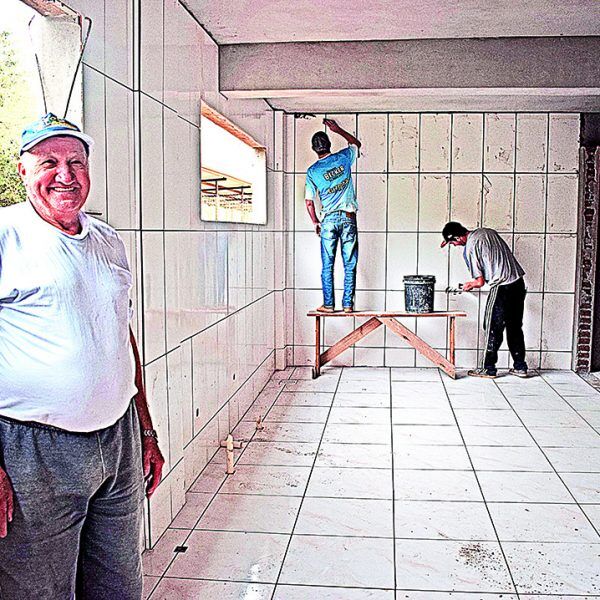 Ginásio ganha banheiros, cozinha e nova pintura