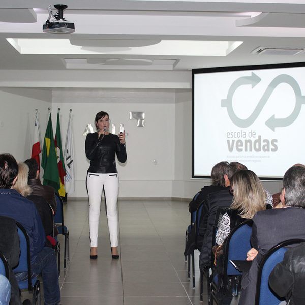 Capital Verde apresenta a Escola de Vendas