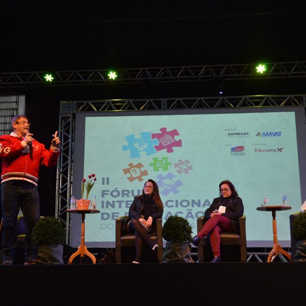 Fórum debate os desafios do ensino