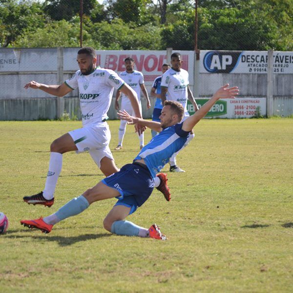 Futebol profissional somente em 2019