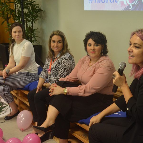 HidratAÇÃO: mulheres debatem sobre o câncer de mama