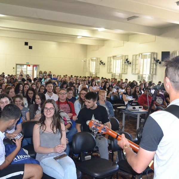 Laços para além da escola